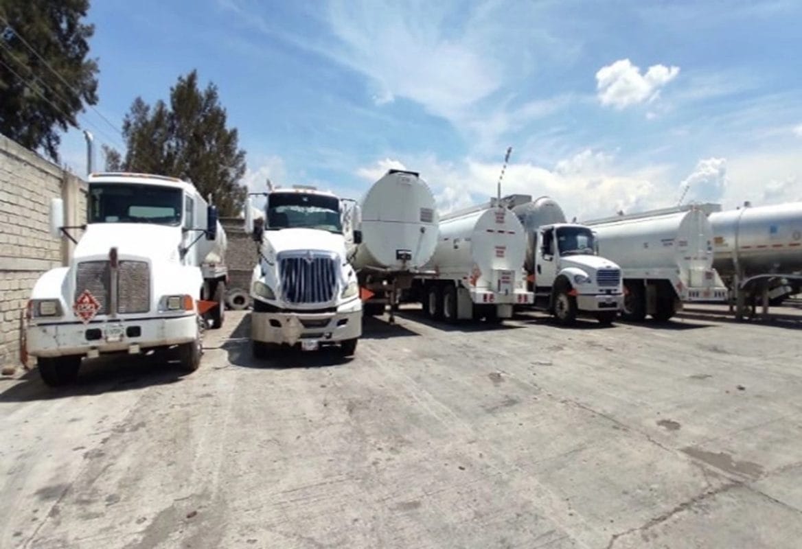 Catean inmueble en Tlajomulco: hallan pipas y 211 mil litros de huachicol