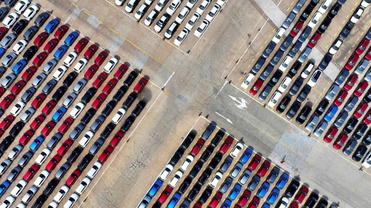 EU aplicará arancel de 15% a autos y farmacéuticos europeos