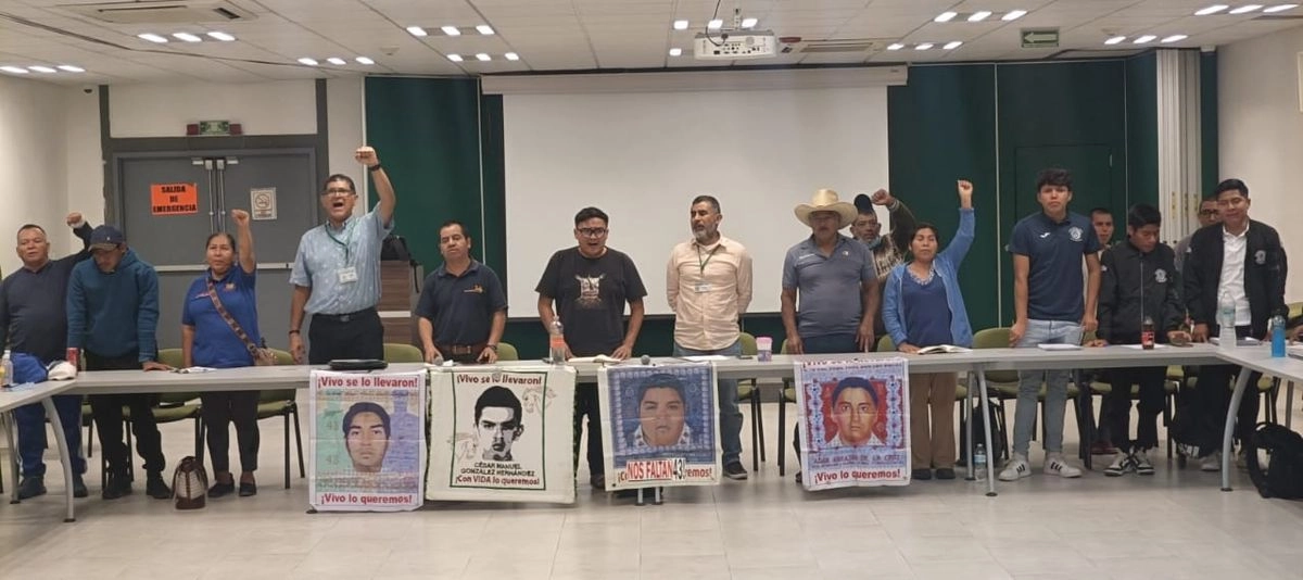 Familiares de los 43 de Ayotzinapa preparan acciones a 11 años de la desaparición