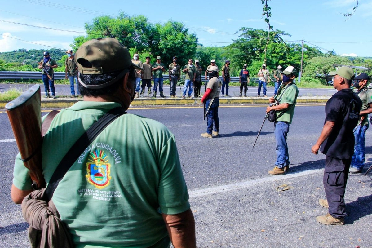 Indígenas de Ayutla se levantan en armas tras masacre de 13 integrantes de la UPOEG