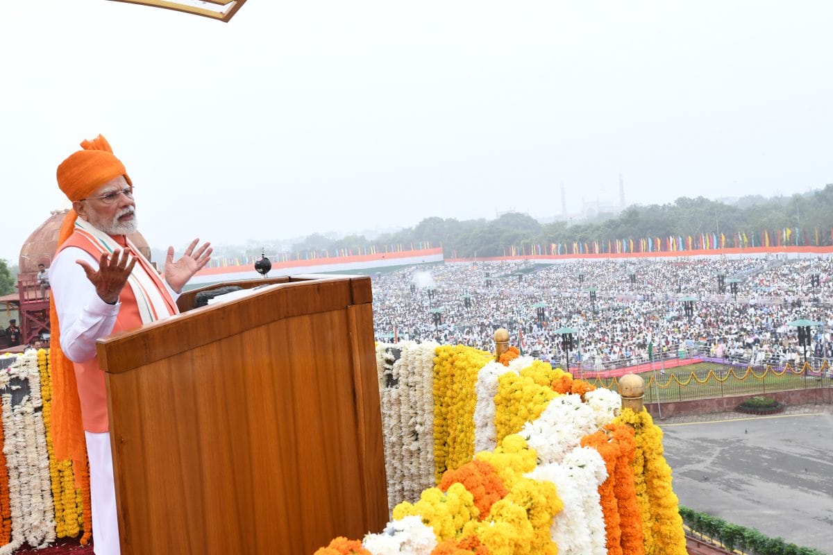 India anuncia la mayor reforma fiscal en medio de tensiones con EE.UU.