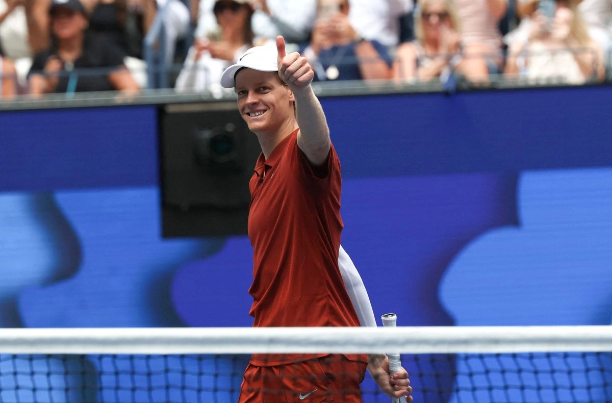 Jannik Sinner arranca con fuerza en el Abierto de Estados Unidos tras vencer a Kopriva