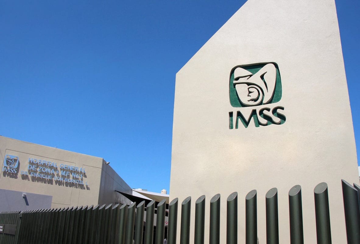 Juez ordena reinscribir al IMSS a trabajador despedido tras accidente