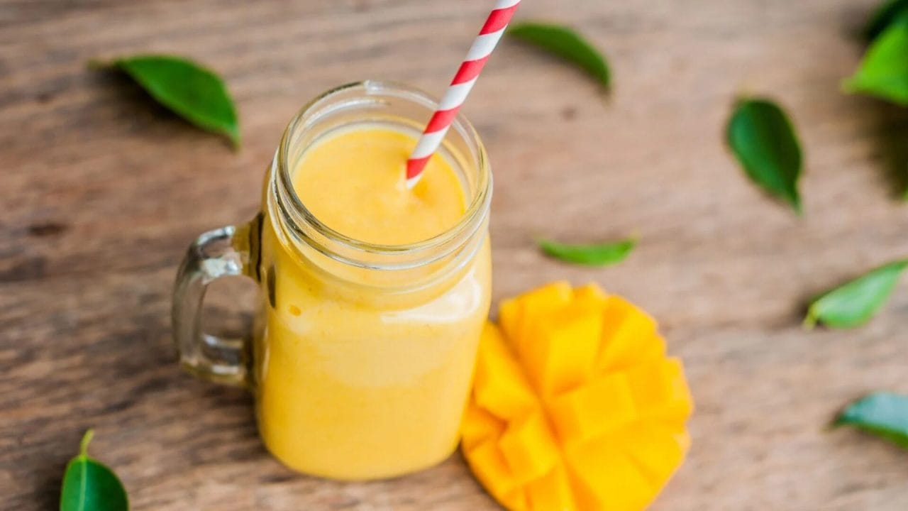Licuado de mango y cúrcuma: la receta ideal para ganar masa muscular y aumentar tu fuerza