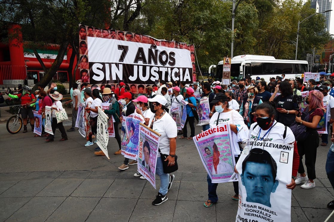 Marcha por los 43 normalistas: movilizaciones y cierres en CDMX hoy