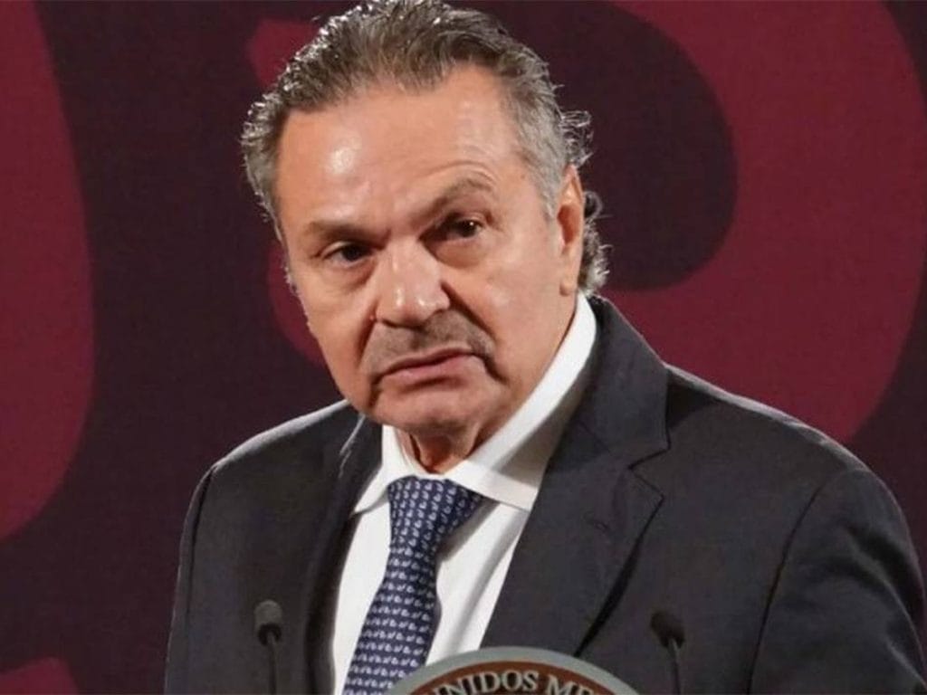 Octavio Romero evita hablar sobre sobornos a Pemex en 'mañanera'
