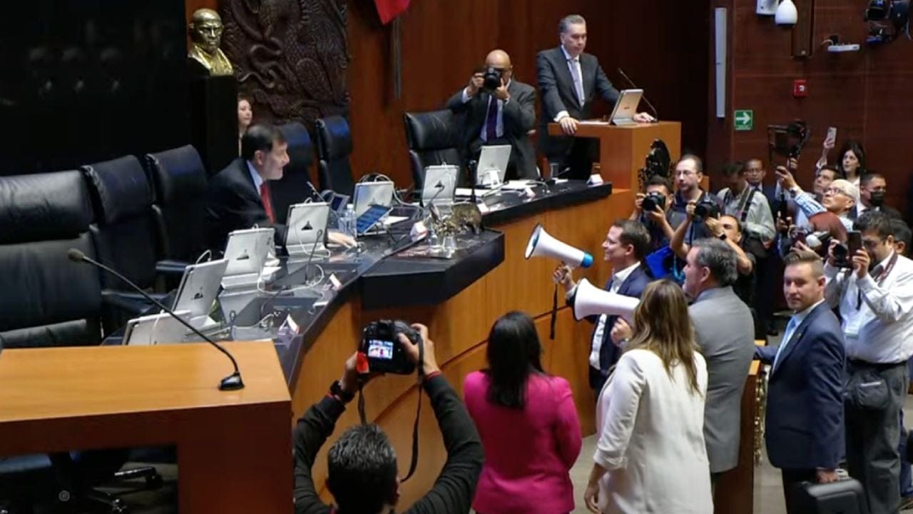PAN protesta con altavoces en el Congreso: tensión por exclusión de la agenda política