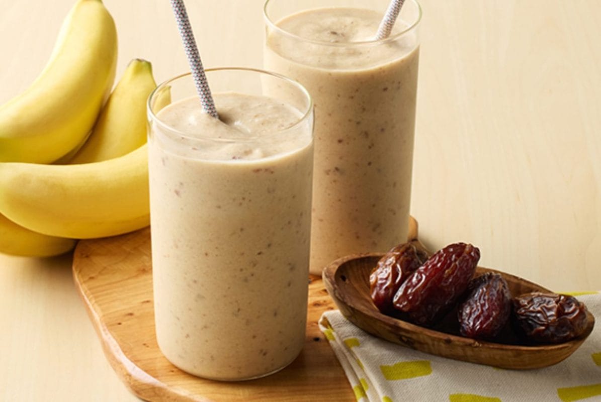 Plátanos o dátiles, en busca del ‘snack’ más saludable: ¿cuál es el alimento más rico en fibra y potasio?