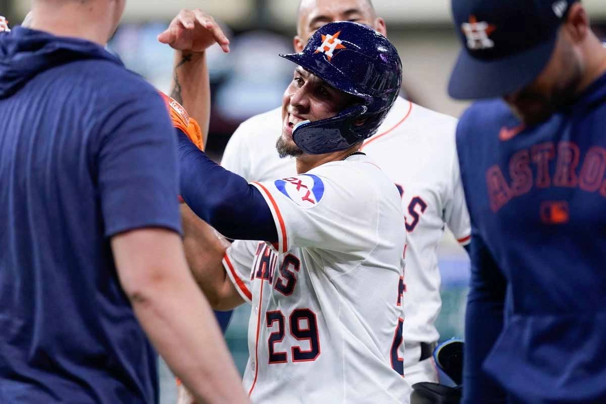 Ramón Urías guía a Astros en victoria 5-4 sobre Orioles en 12 entradas