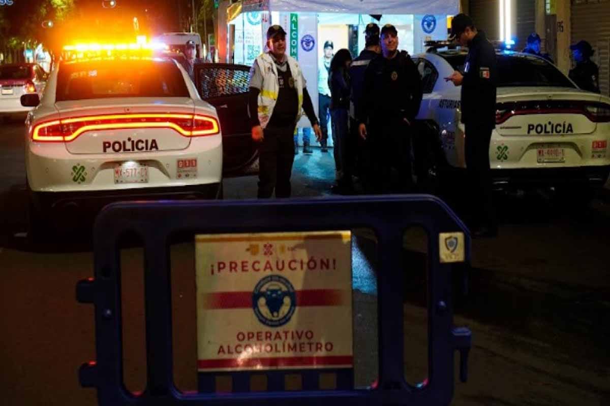 Rescatan a hombre retenido en CDMX y detienen a dos responsables del ilícito Rescatan a hombre retenido en CDMX y detienen a dos responsables del ilícito