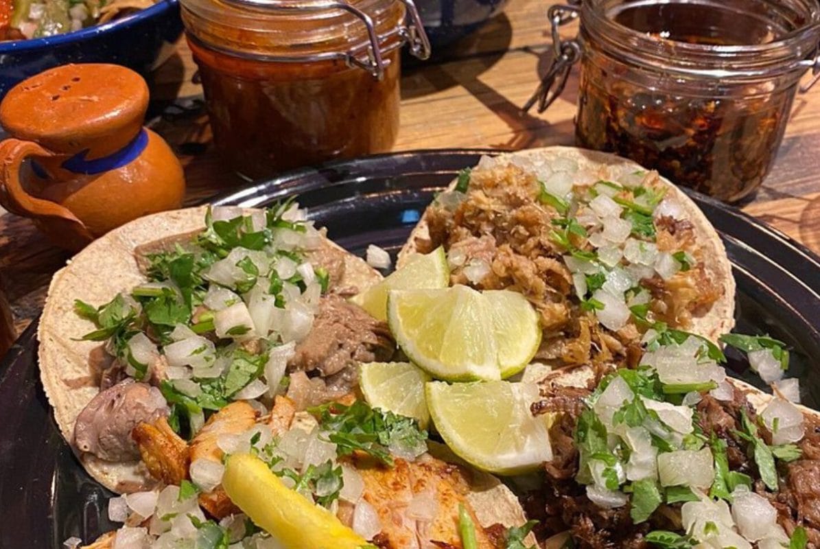 Restaurante mexicano en Francia defiende sus tacos y rechaza cambiar ingredientes por petición religiosa