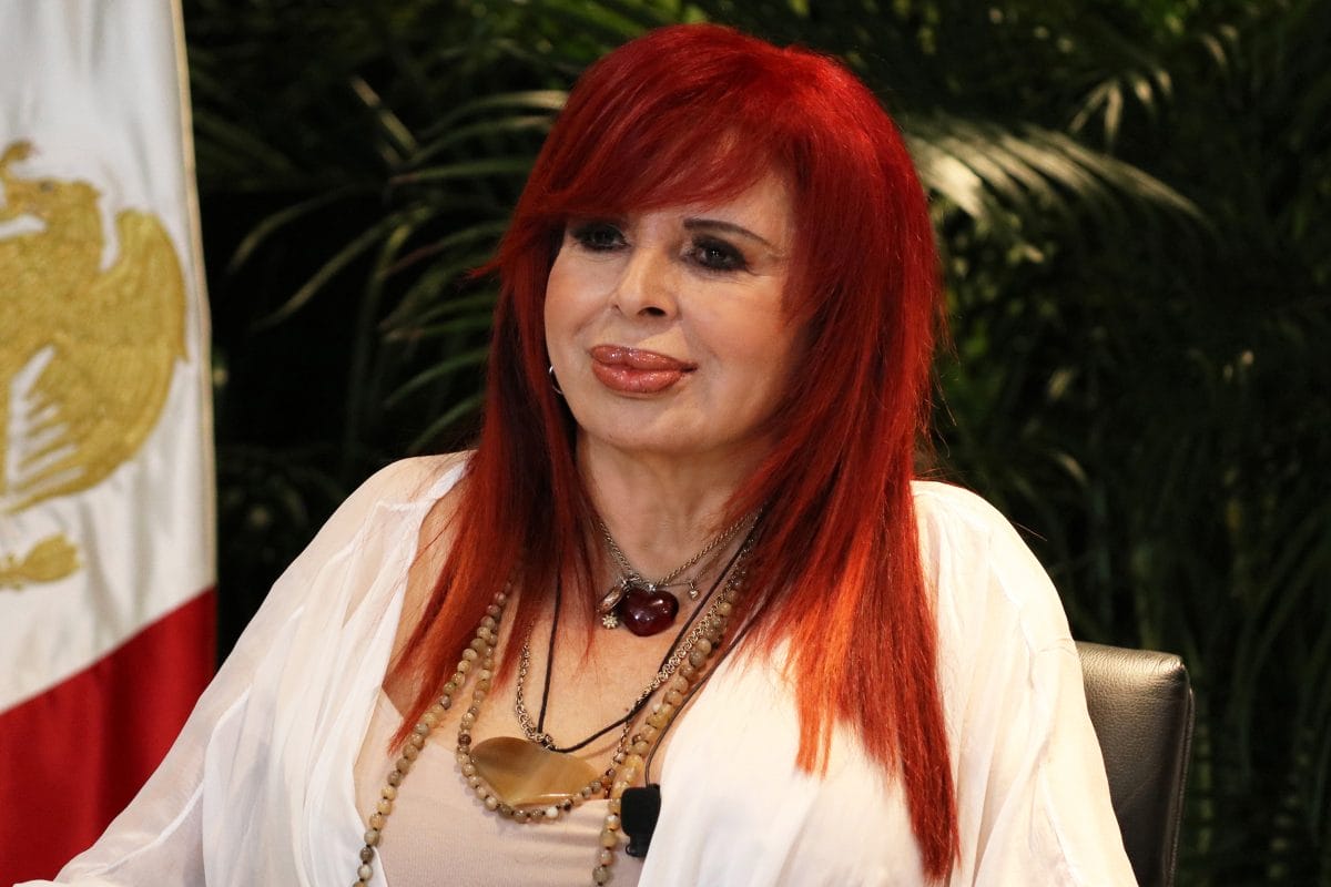 Sansores defiende su viaje a Ámsterdam: “El Congreso me dio permiso”