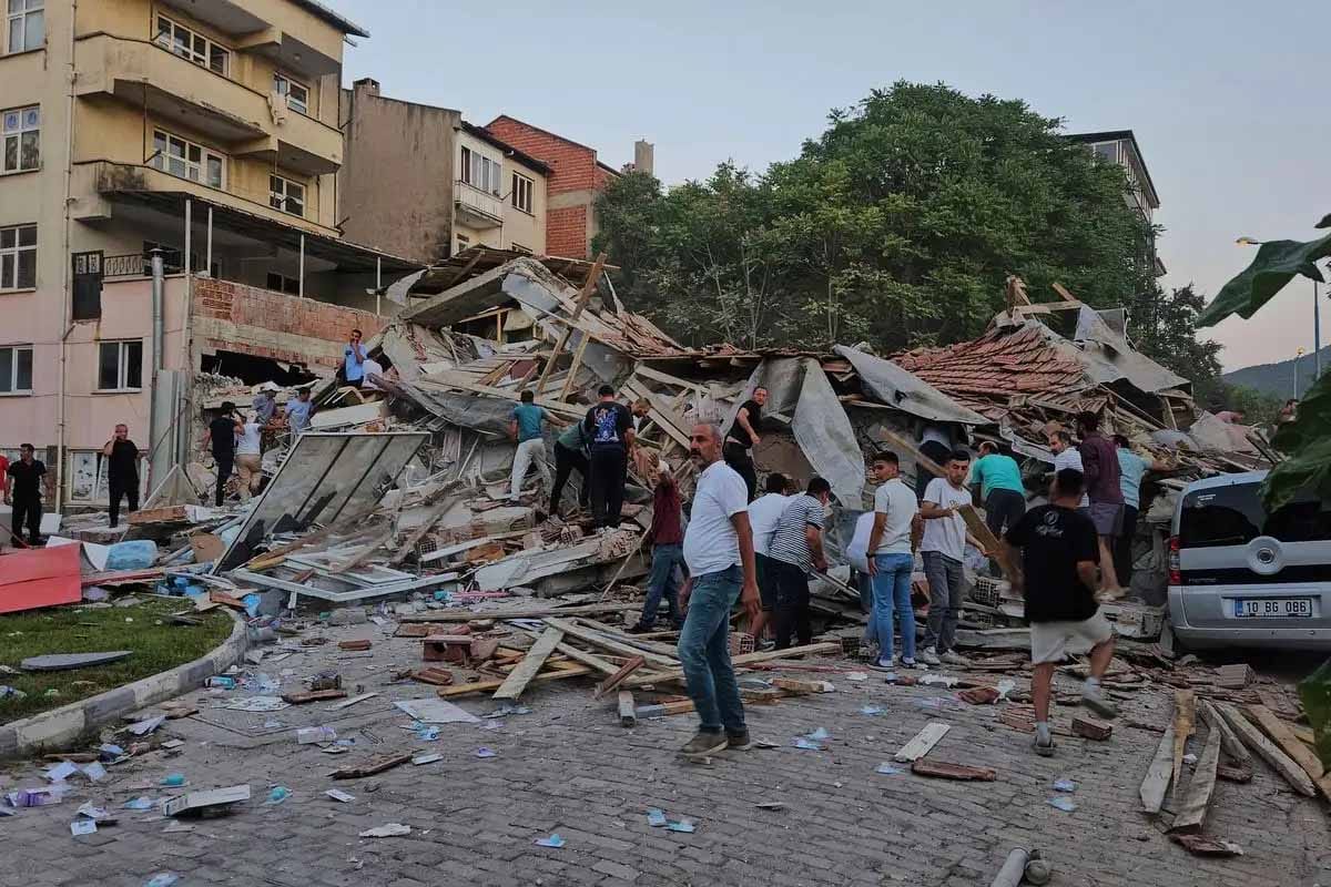 Sismo de magnitud 6.1 sacude Turquía: derrumbes y personas atrapadas