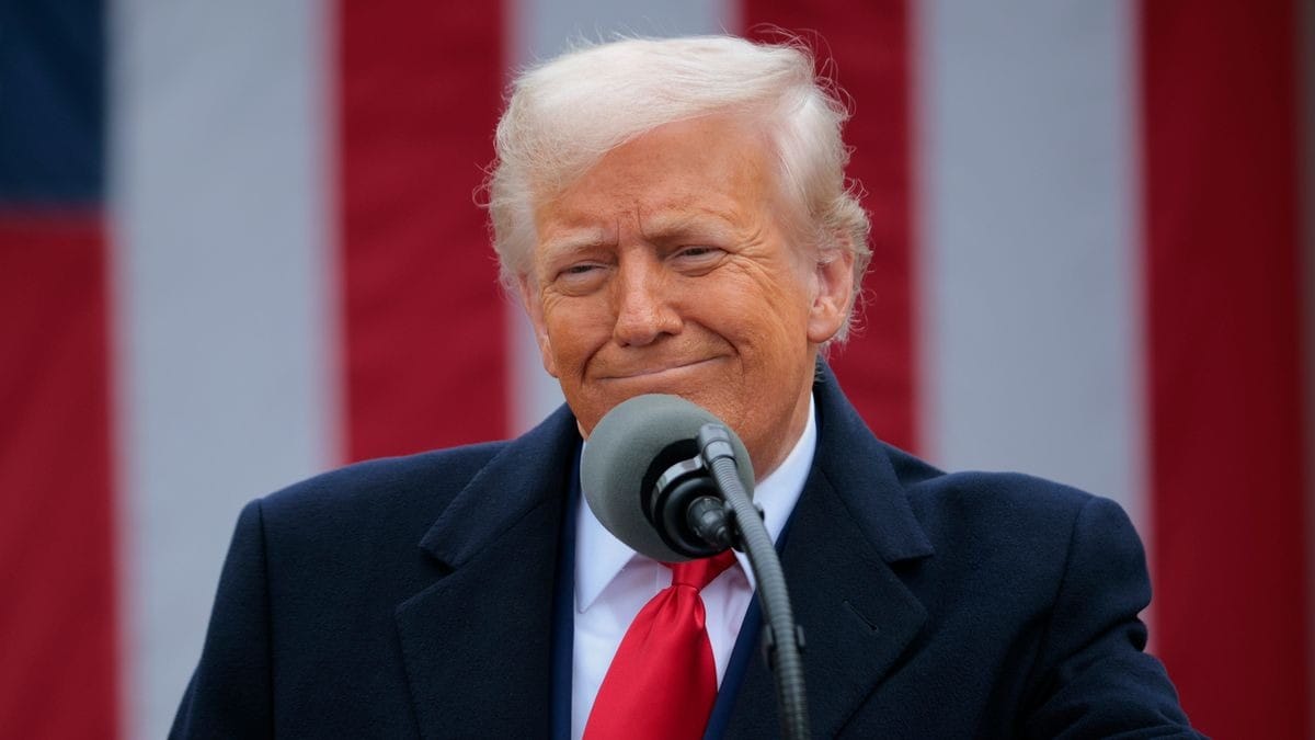 Trump invierte 100 millones en bonos y desafía a la Fed en EE.UU.