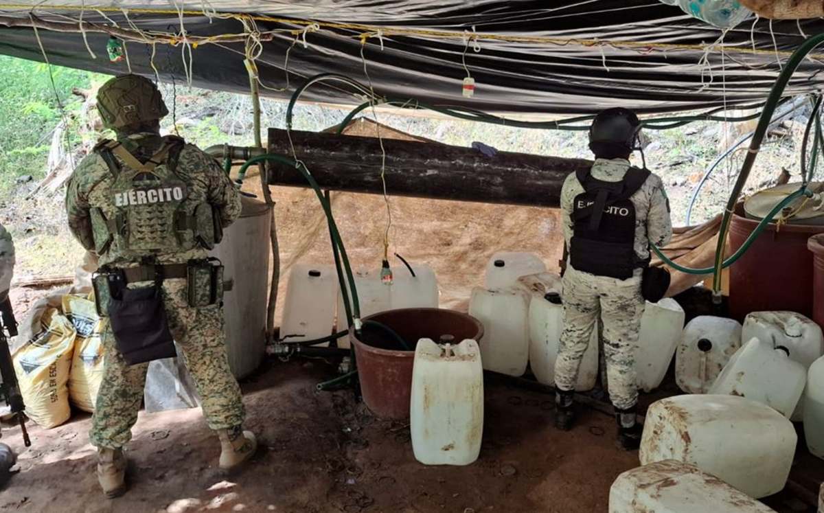 Un narcocampamento, equipo antidrones y granadas: lo asegurado por Fuerzas Federales en Sinaloa
