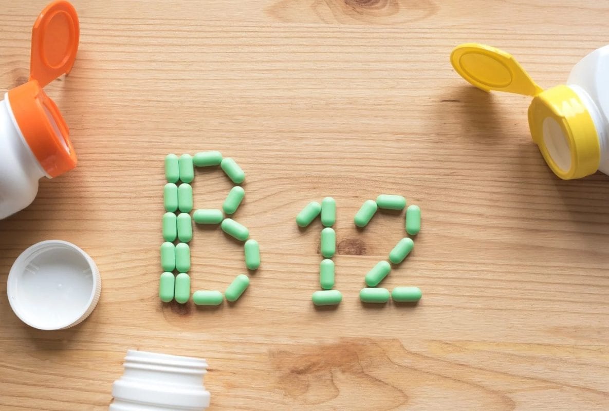 Vitamina B12 en mayores de 50 Vitamina B12 en mayores de 50: riesgos y beneficios para la memoria