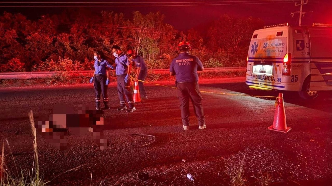 Motociclista muere atropellada en Tulum; responsable huyó tras el accidente