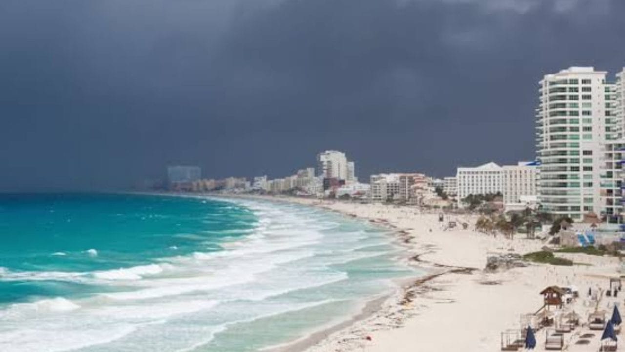 Clima en Quintana Roo: onda tropical mantendrá lluvias y calor para este martes