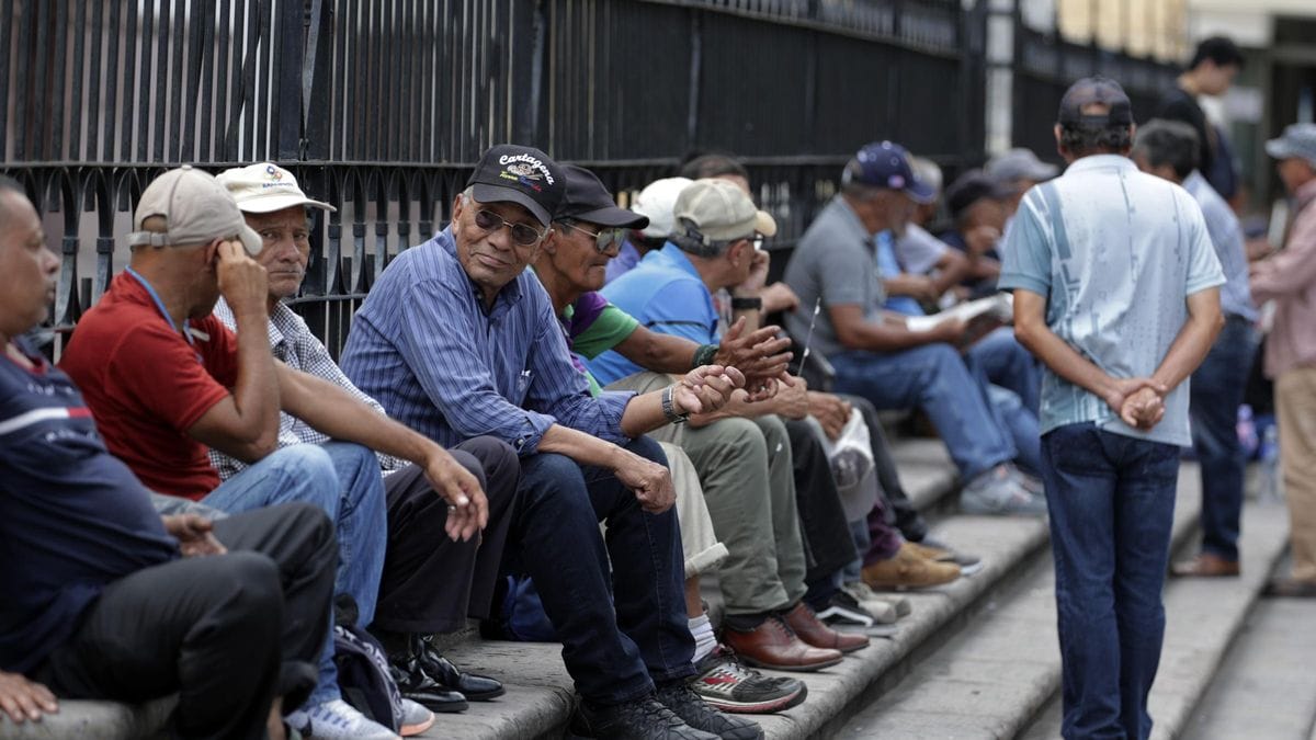 Jueza en EE.UU. frena temporalmente deportaciones de hondureños, nicaragüenses y nepaleses