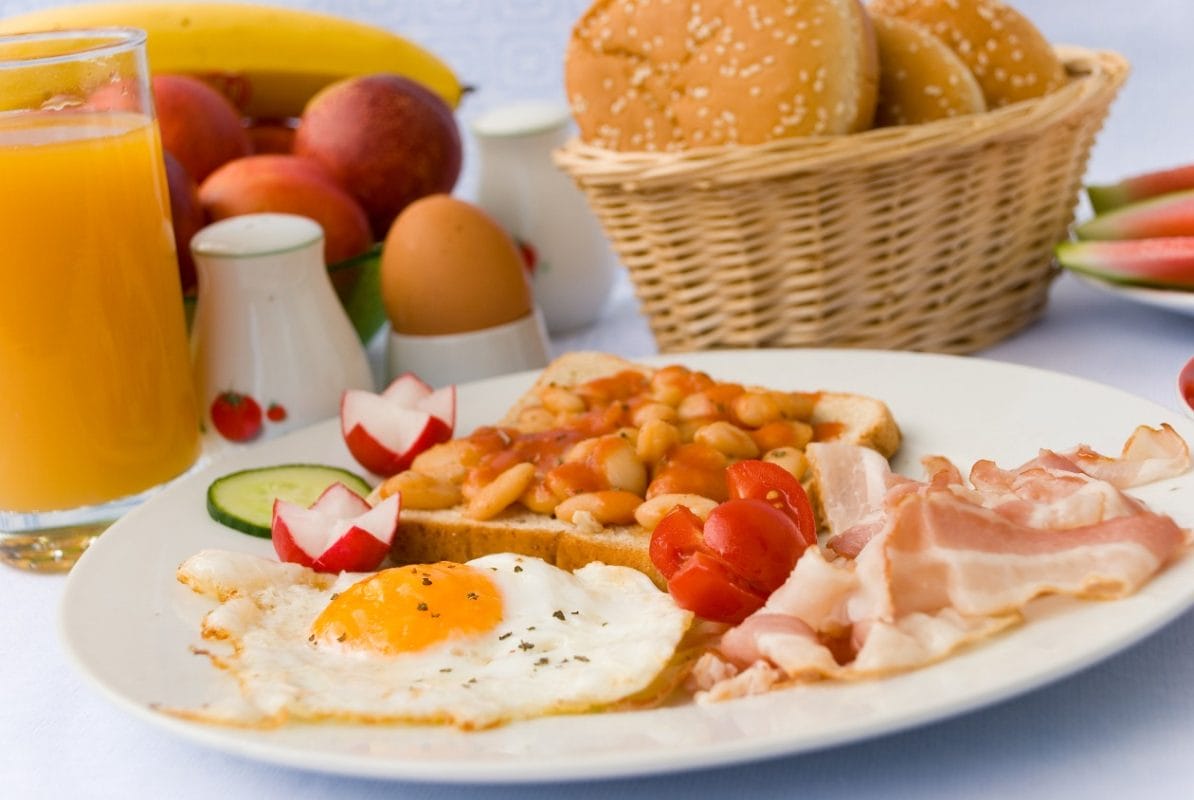 Así es el desayuno ideal para cada edad según la ciencia y nutrición actual