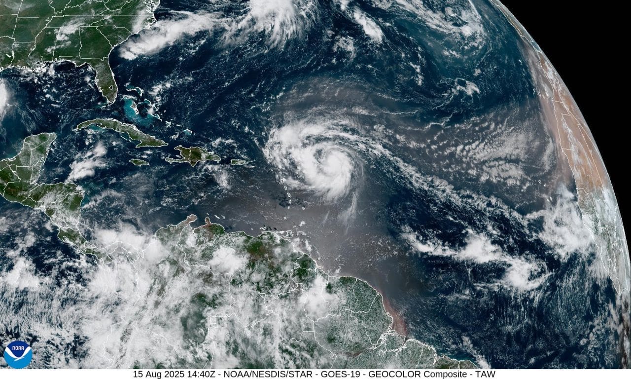 erin_huracan_atlantico_caribe Erin, primer huracán del Atlántico 2025, amenaza el Caribe con fuertes vientos