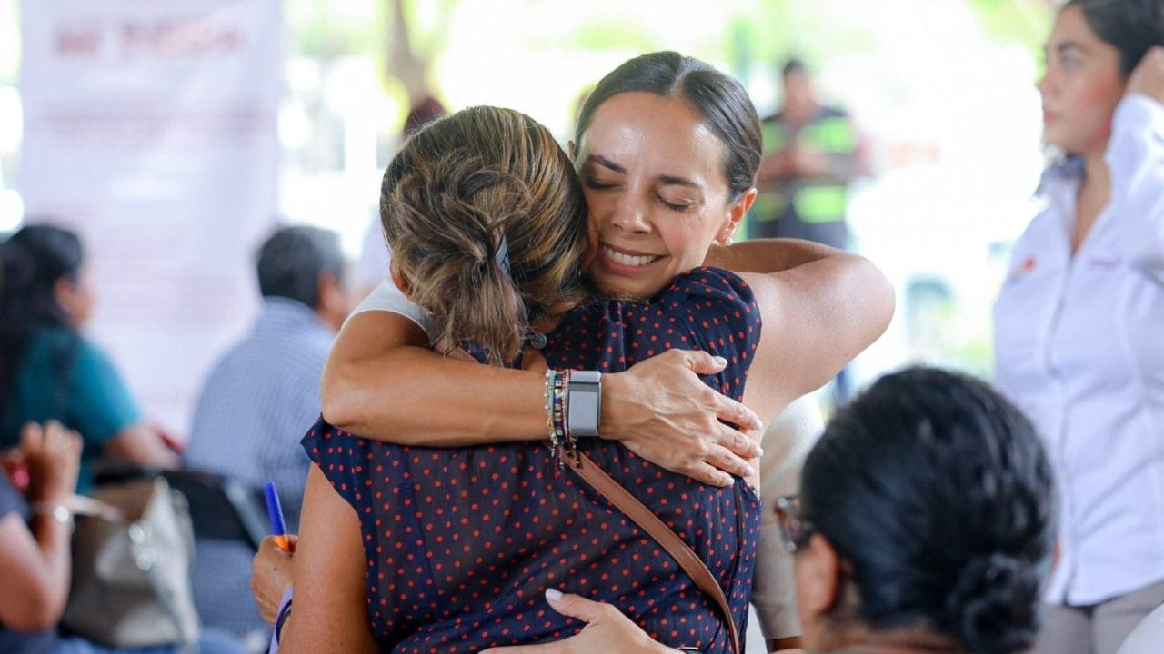 Familias de Cancún aseguran legalmente sus hogares, con programa de escrituración