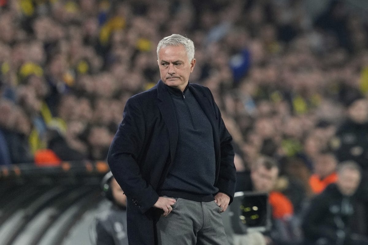 fenerbahce_despide_mourinho Fenerbahçe despide a José Mourinho tras quedar fuera de la Champions League