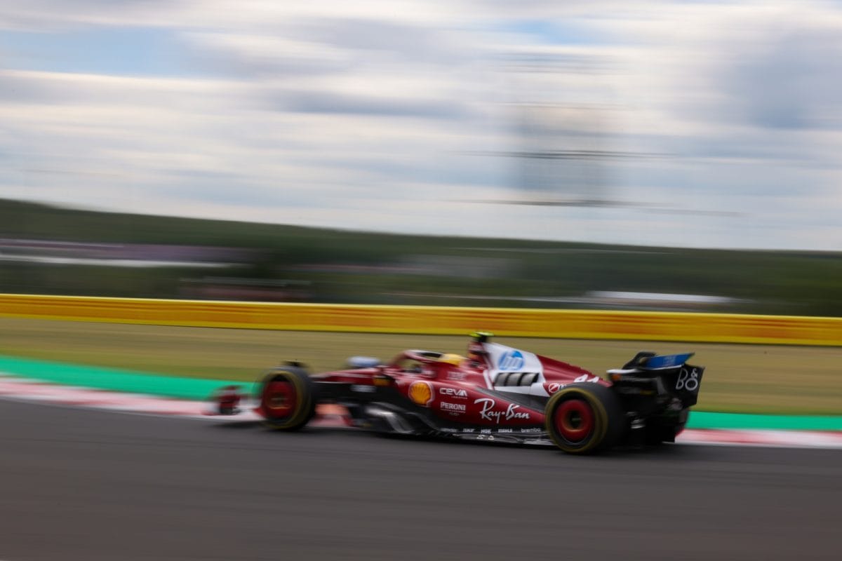 Hamilton revienta tras un nuevo fracaso con Ferrari