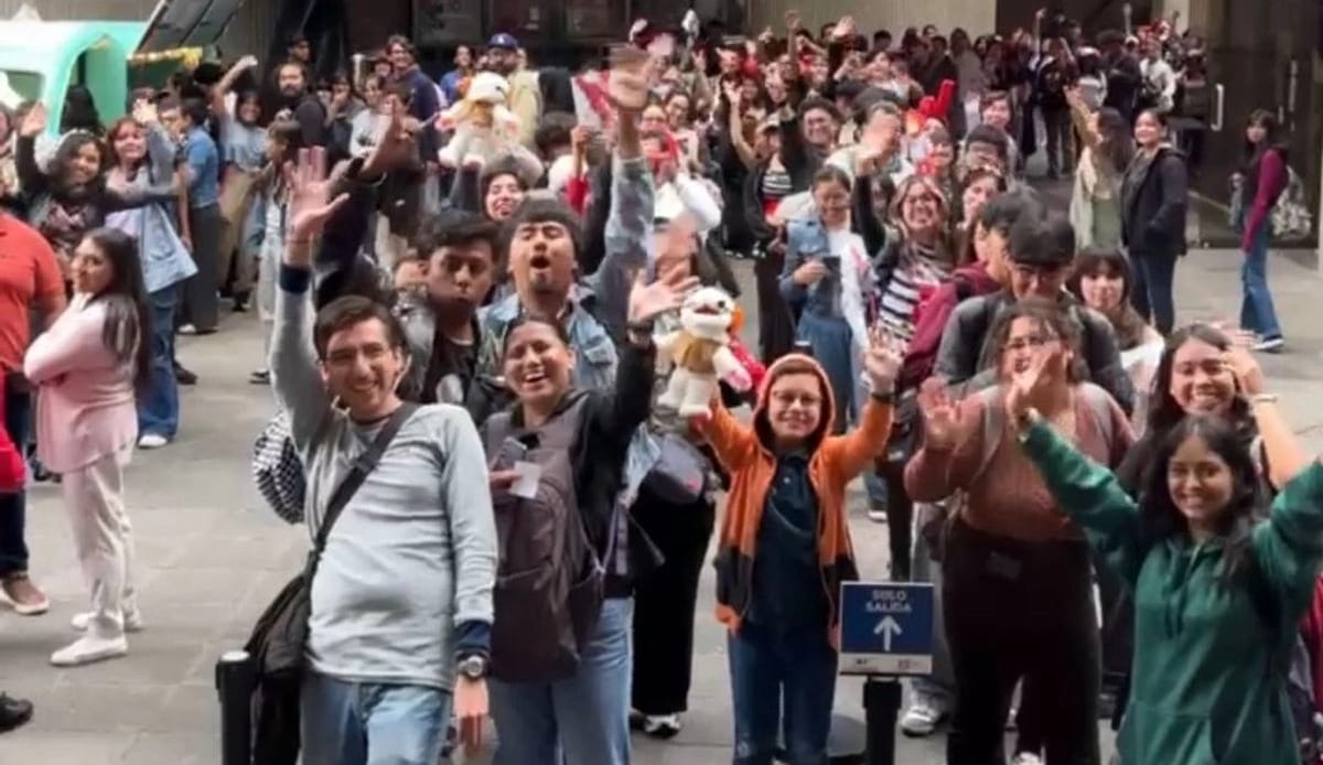 Furor por 31 minutos en la UNAM: más de mil 300 fans asistieron a la conferencia de Álvaro Díaz