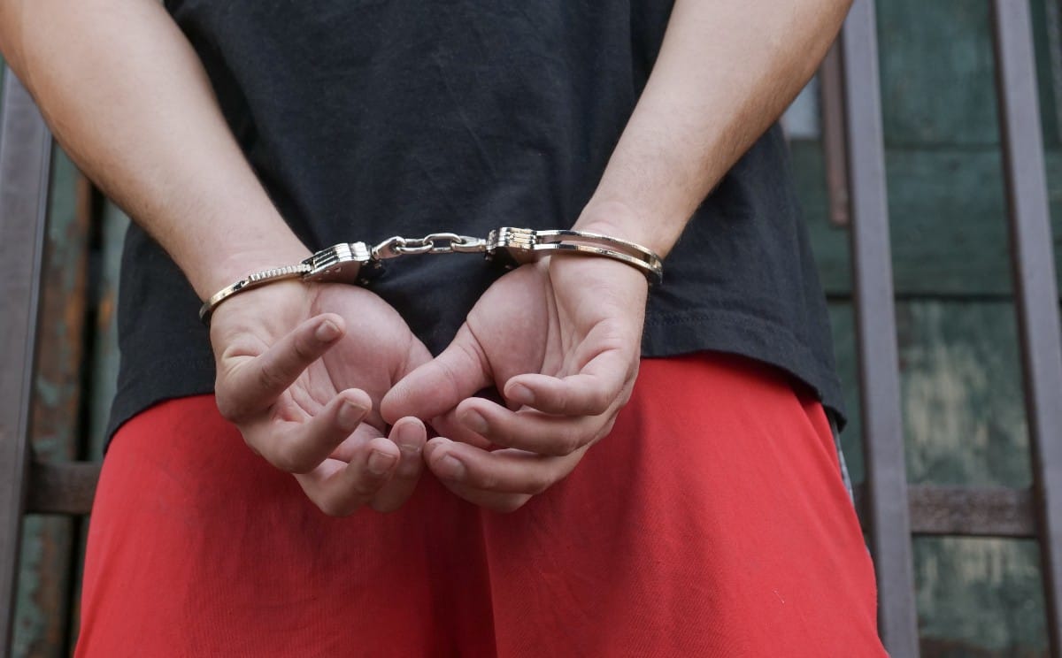 Detienen a menor con 53 dosis de cocaína en CDMX; alarma creciente