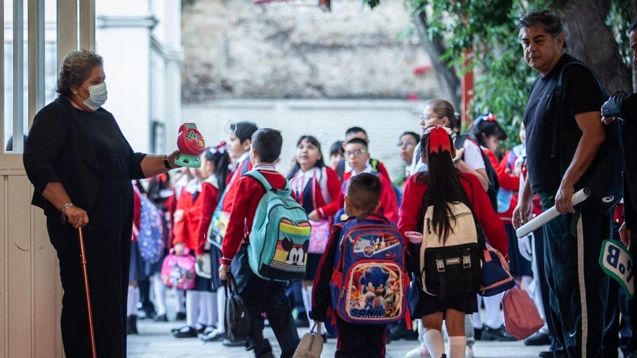 Cómo lograr que tu hijo no llore en el regreso a clases 2025