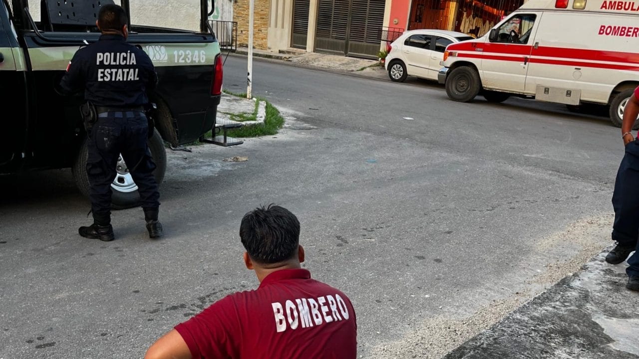 Hombre se oculta en una cisterna tras presunto robo en Chetumal y no logra salir