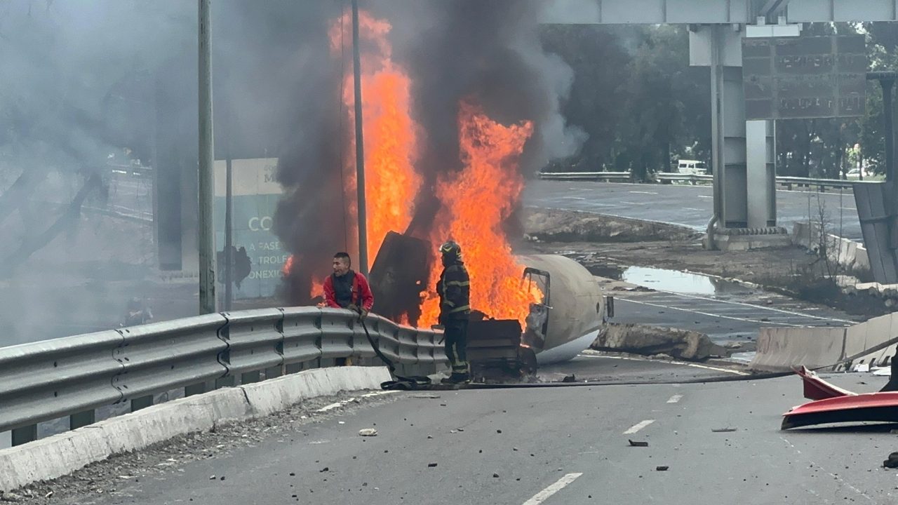 Ascienden a 9 los muertos por estallido de pipa en CDMX; apoyo a familias Ascienden a 9 los muertos por estallido de pipa en CDMX; apoyo a familias