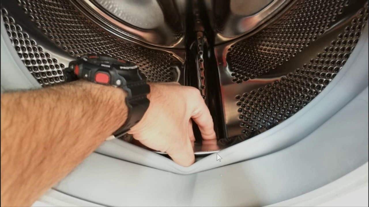 Cómo se hace la limpieza del tambor de la lavadora