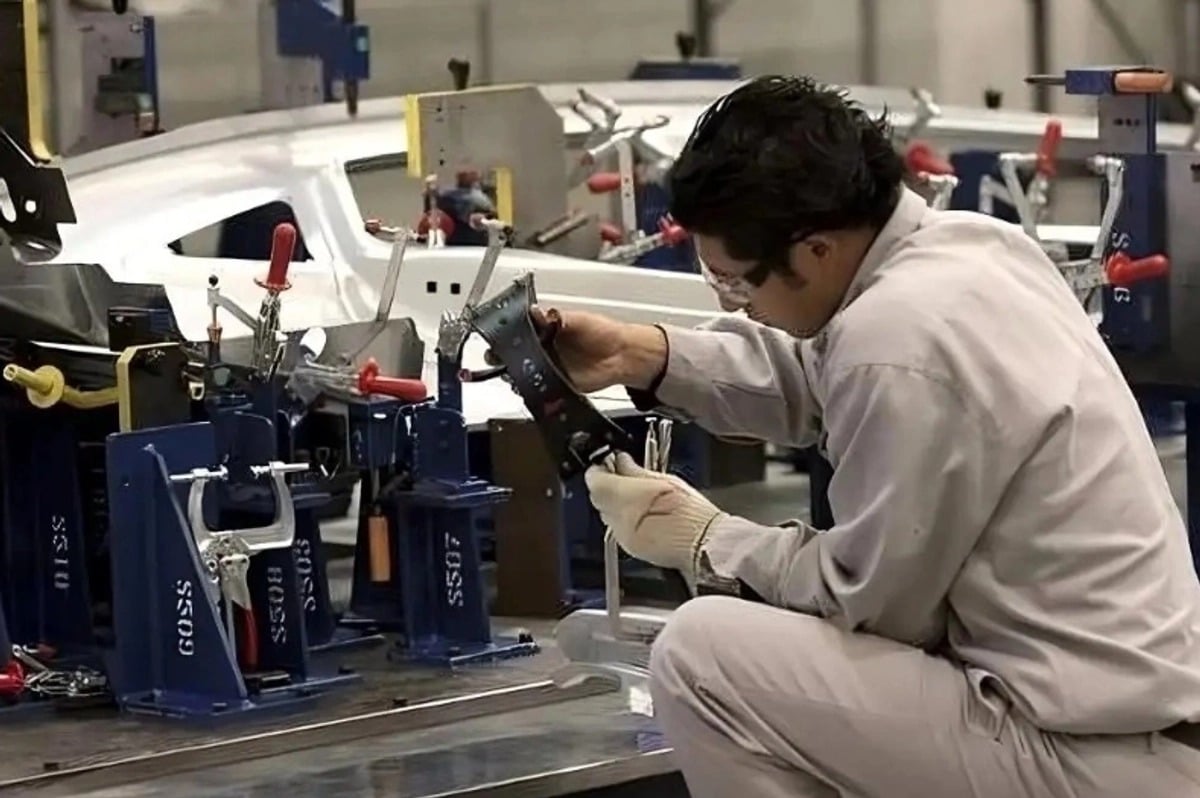 Caída del empleo en IMMEX: personal baja 0.1% pero suben salarios