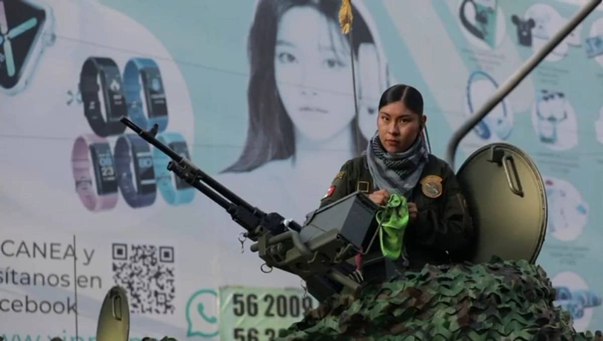 Calles del Centro Histórico se abarrotan por desfile del 16 de septiembre
