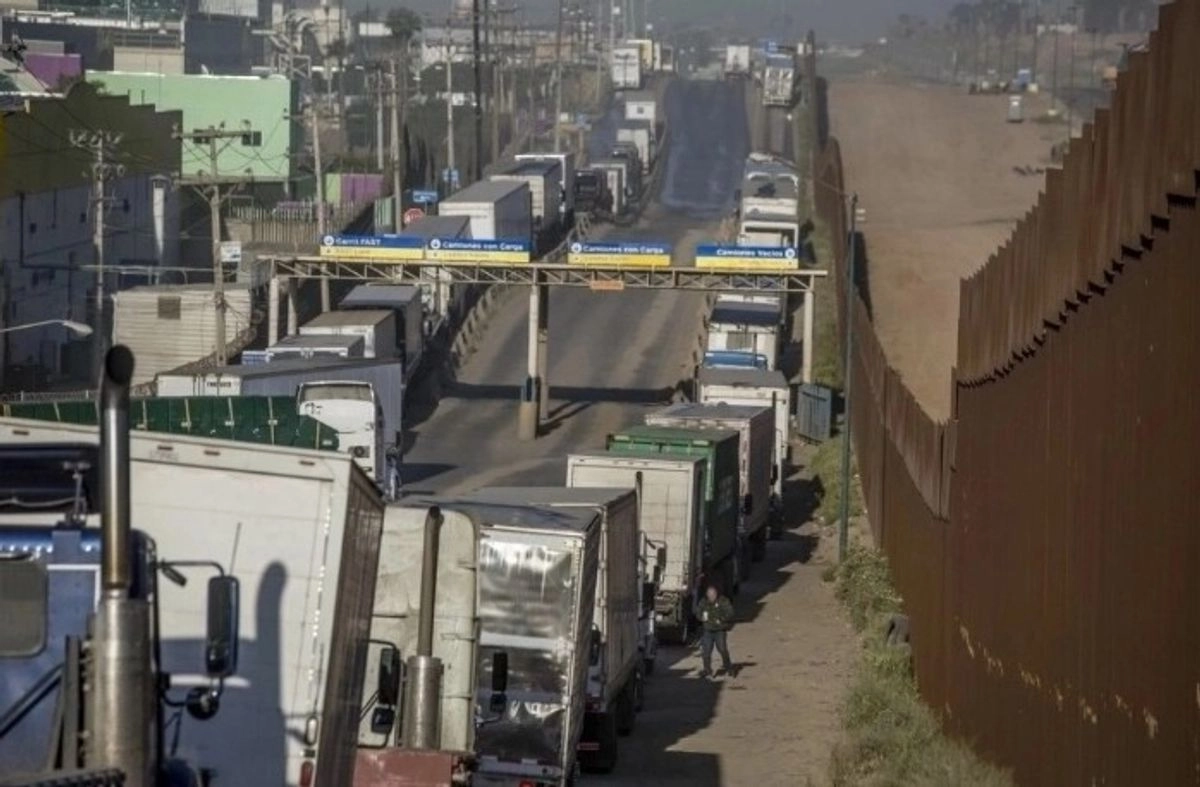 Condiciona EU renovación de visas a camioneros que no dominen el inglés en Nuevo Laredo Condiciona EU renovación de visas a camioneros que no dominen el inglés en Nuevo Laredo