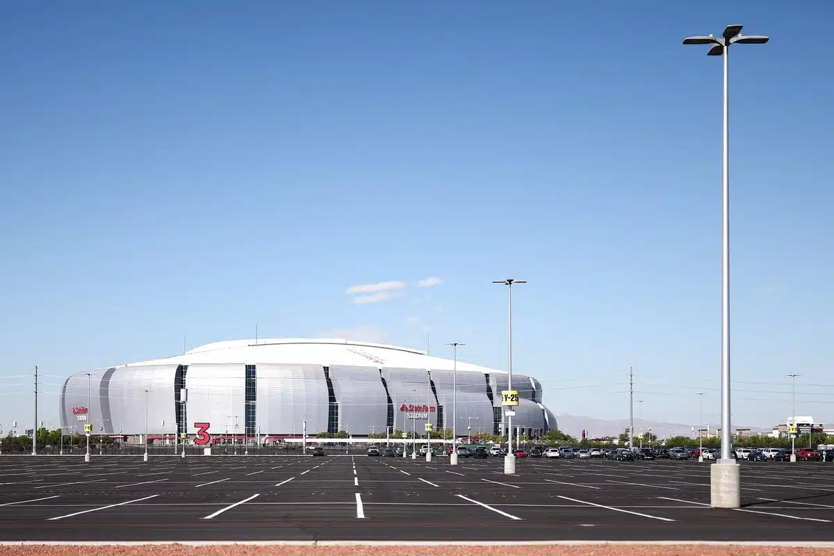 Crean zona de exclusión aérea en Arizona por servicio religioso en memoria de Charlie Kirk