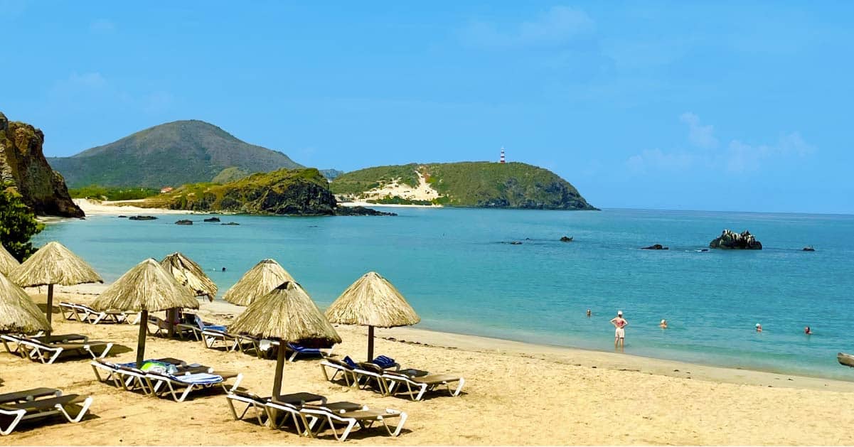 Día Mundial de las Playas: 7 costas emblemáticas que combinan historia, cultura y biodiversidad