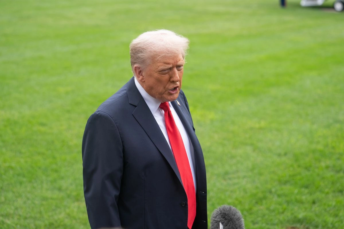 Demócratas exhiben carta sexual atribuida a Trump en álbum de Jeffrey Epstein Demócratas exhiben carta sexual atribuida a Trump en álbum de Jeffrey Epstein