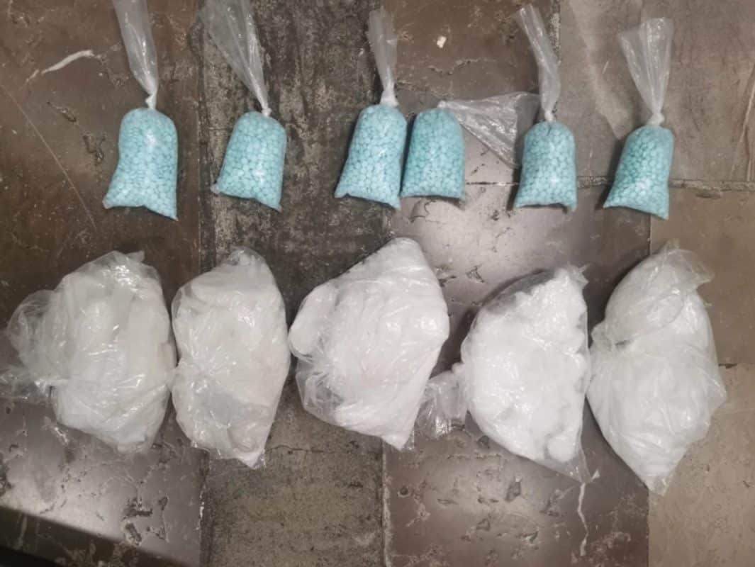 Detienen a 5 mexicanos por laboratorio de cristal en Sudáfrica