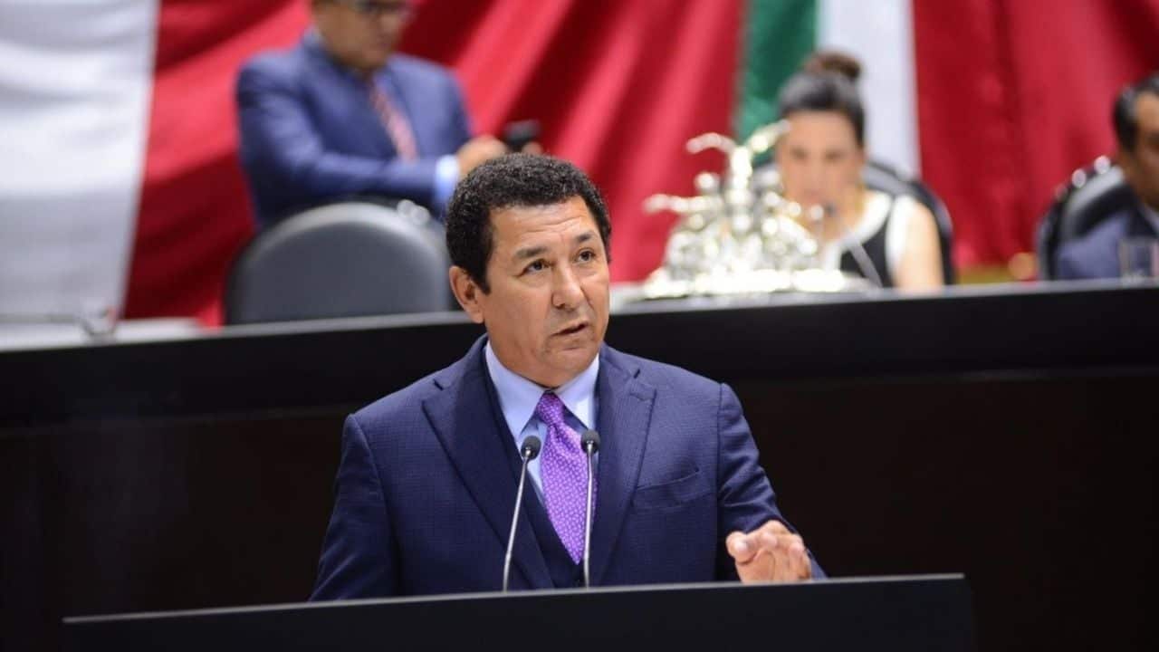 Detienen en EU a diputado Mario López Hernández del PVEM en frontera