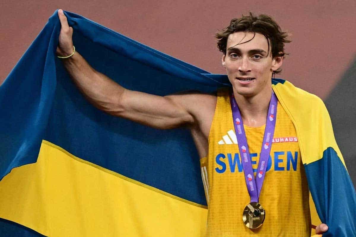 Duplantis rompe récord mundial en Tokio y conquista su tercer oro seguido