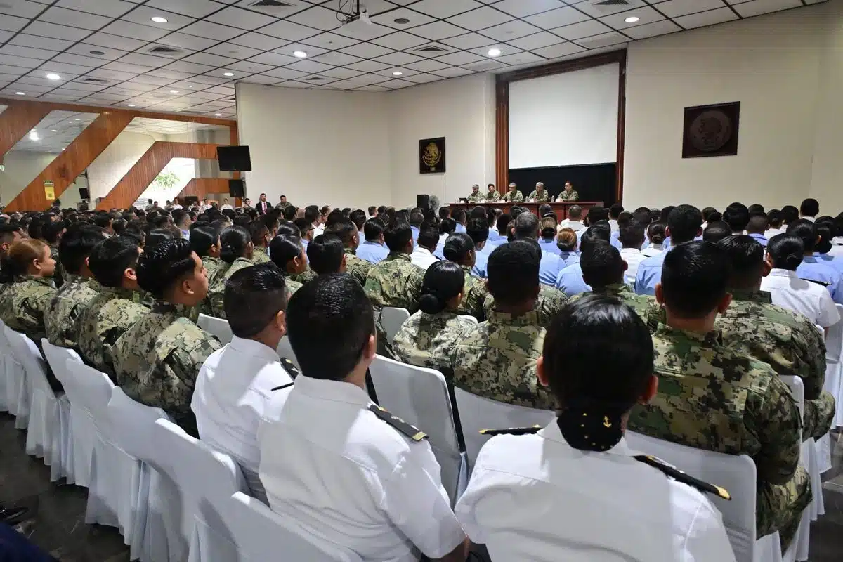 “El prestigio se construye todos los días”, afirma secretario de la Semar en gira por estados del norte