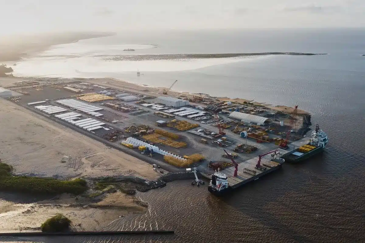 El petróleo sube por ataques ucranios y sanciones contra Rusia El petróleo sube por ataques ucranios y sanciones contra Rusia