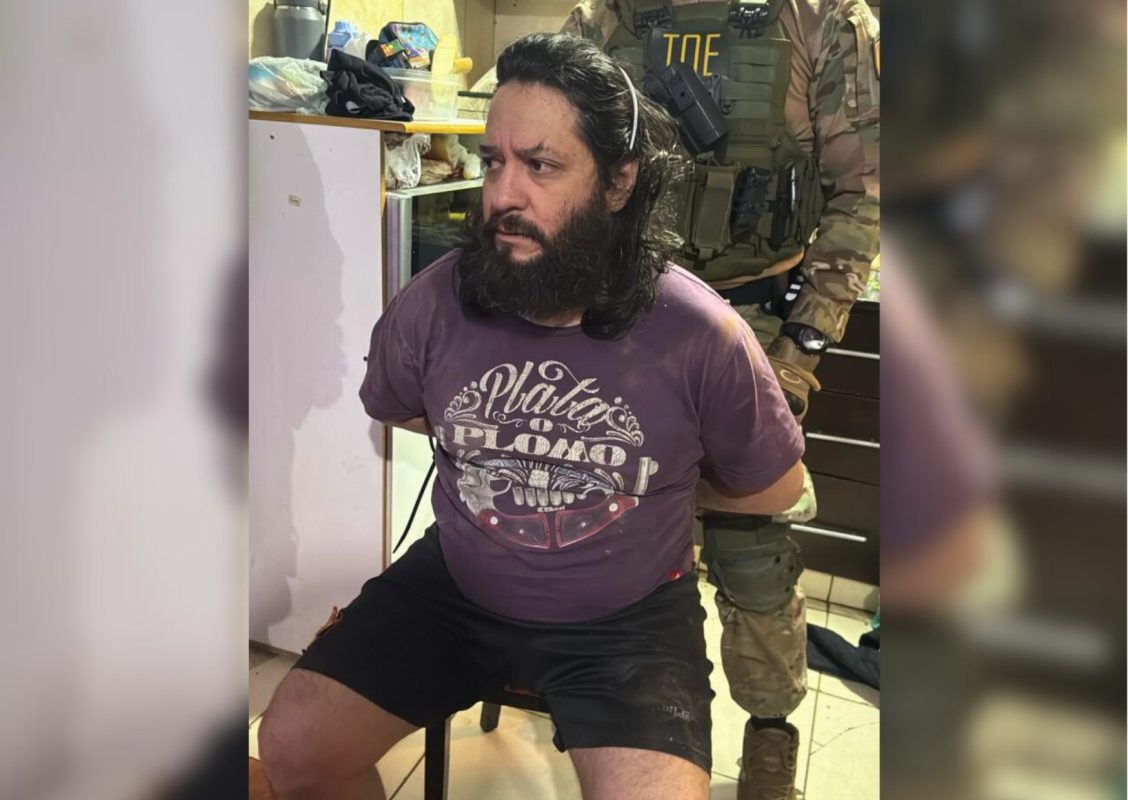 En su casa y con su pareja: así detuvieron a uno de los narcos más buscados de Santa Fe