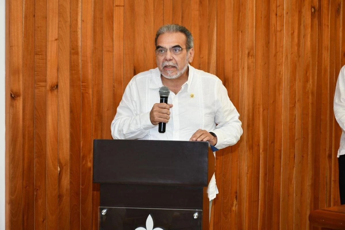 Ex miembros de la UV rechazan prórroga del rector Aguilar Sánchez