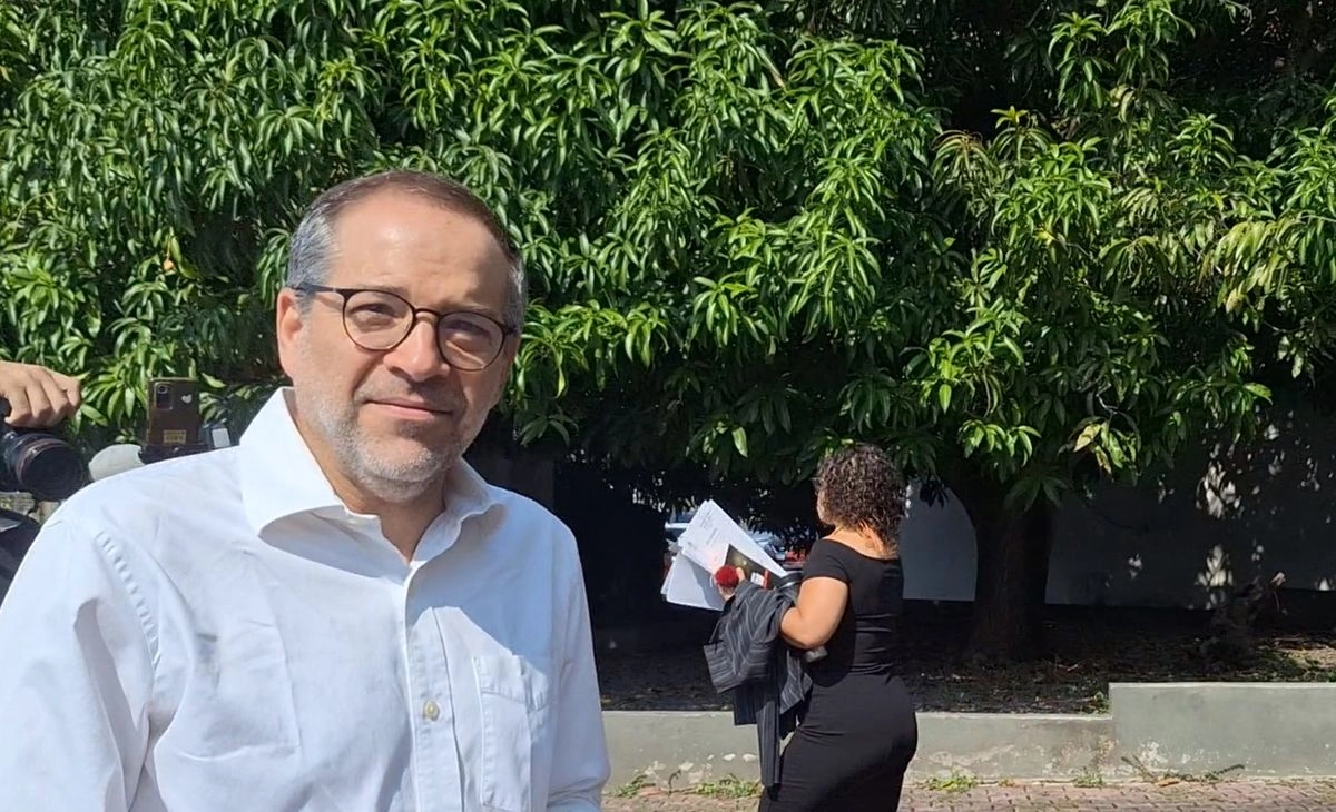 Ex gobernador de Colima Ignacio Peralta comparece por presunto desvío millonario de recursos