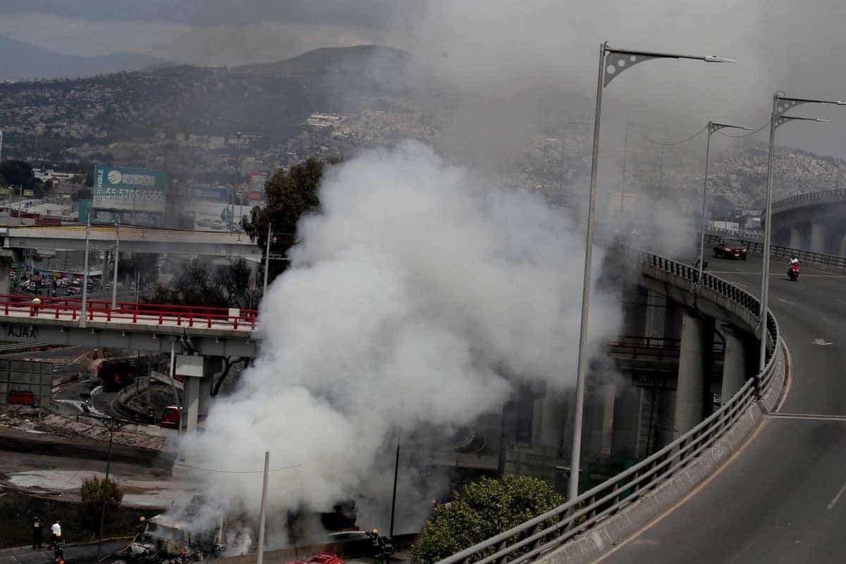 Explosión de pipa en Iztapalapa deja 30 muertos y múltiples heridos