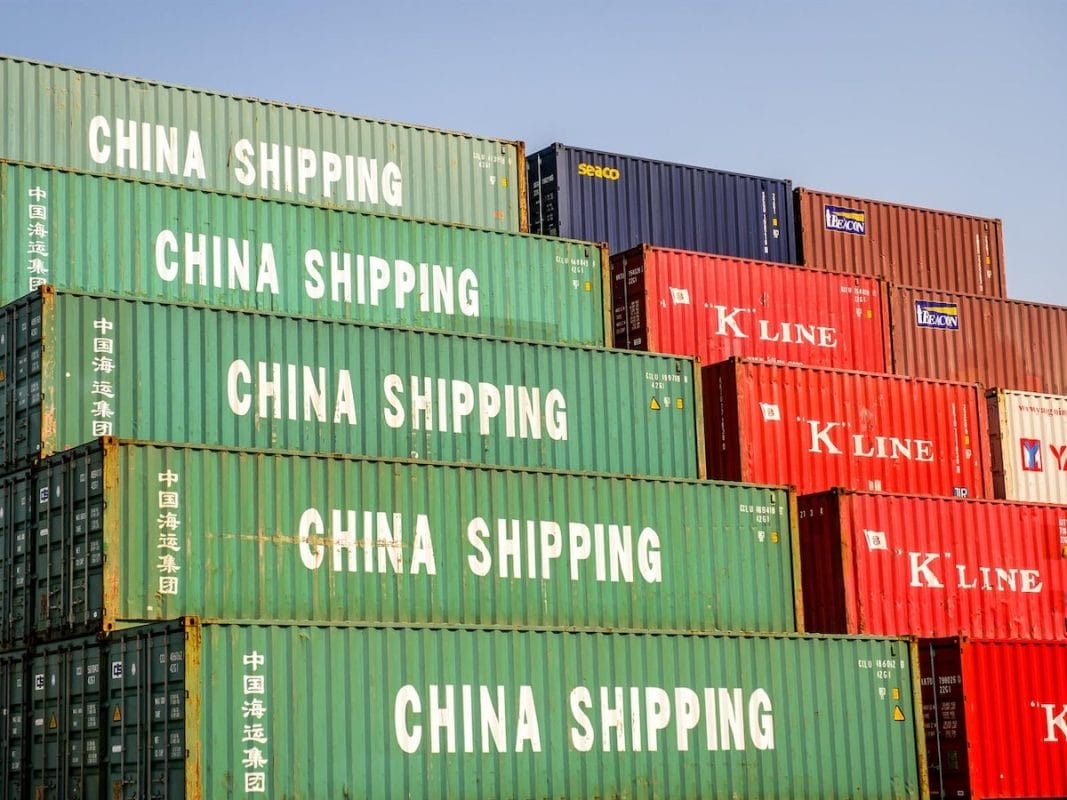 Exportaciones chinas caen por aranceles de EE.UU. y buscan nuevos mercados